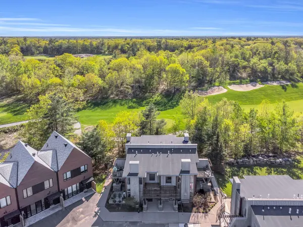 44 Carrick TRL, Gravenhurst, ON P1P 0A6