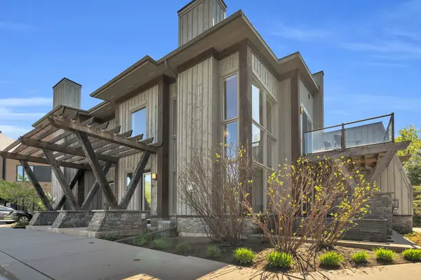 44 Carrick TRL, Gravenhurst, ON P1P 0A6