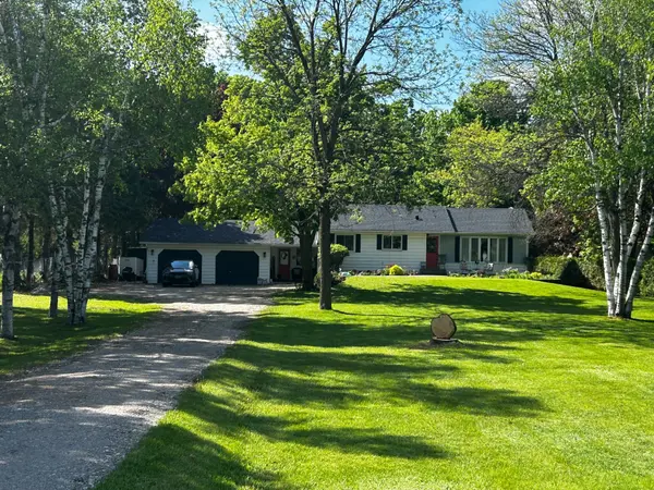 9376 Wellington Rd 124 RD,  Erin,  ON N0B 1T0