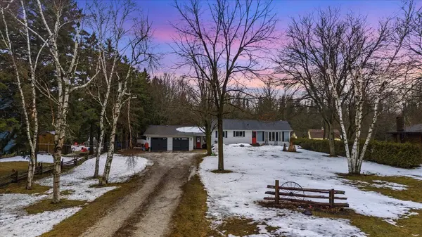 9376 Wellington Rd 124 RD, Erin, ON N0B 1T0