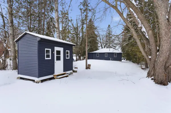 112 Sturgeon Glen RD, Kawartha Lakes, ON K0M 1N0