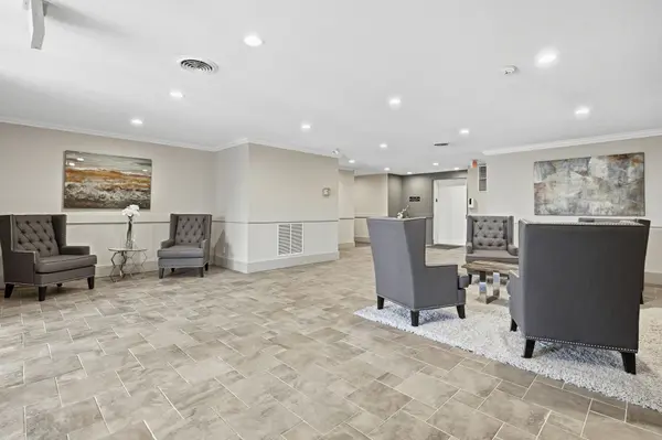 27 Beaver ST #207, Blue Mountains, ON N0H 2P0