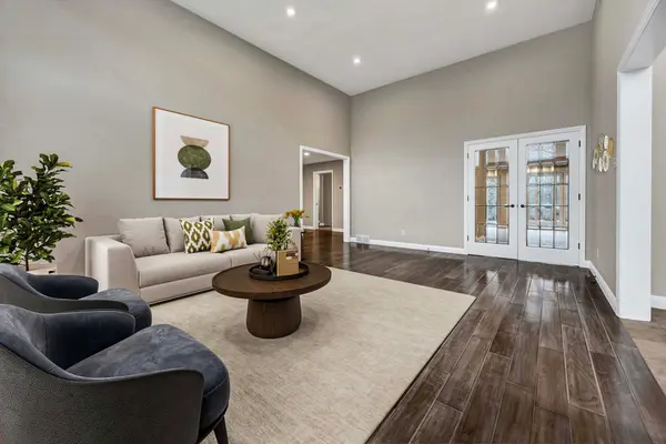 587 Manorwood CT, Waterloo, ON N2K 3L7