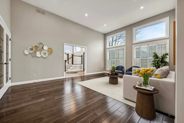 587 Manorwood CT, Waterloo, ON N2K 3L7