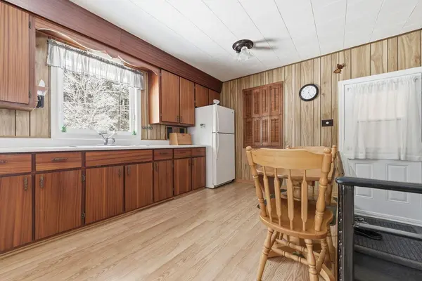 33416 Hwy 17 HWY W, Deep River, ON K0J 1P0