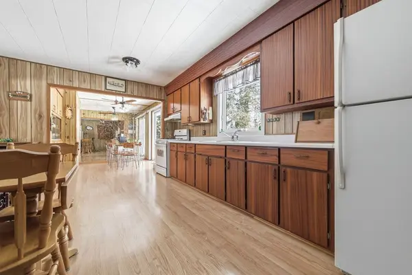 33416 Hwy 17 HWY W, Deep River, ON K0J 1P0