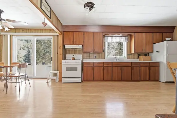 33416 Hwy 17 HWY W, Deep River, ON K0J 1P0