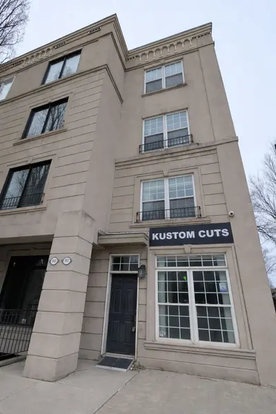 952 The Queensway N/A, Toronto W07, ON M8Z 1P5