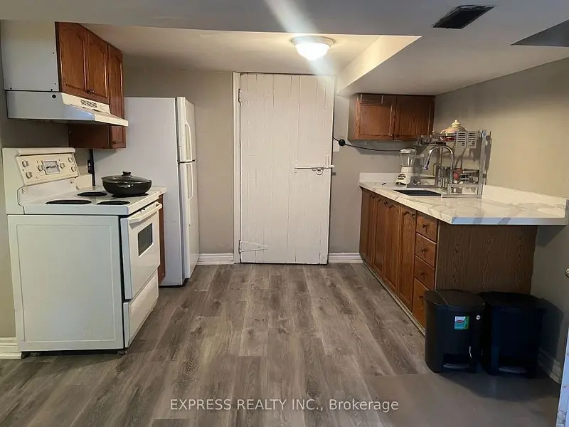 80 Taunton RD #Basement, Oshawa, ON L1G 3T2