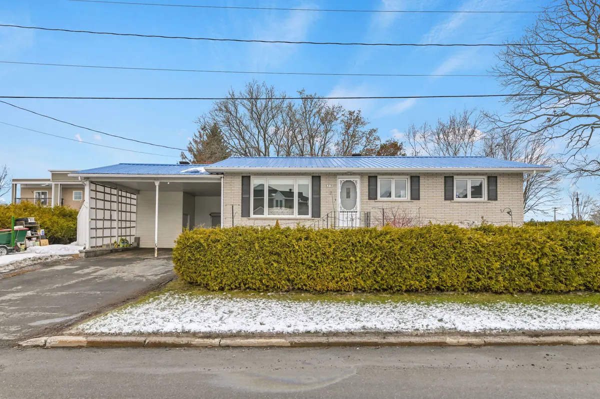 313 Cecile BLVD W, Hawkesbury, ON K6A 1N7