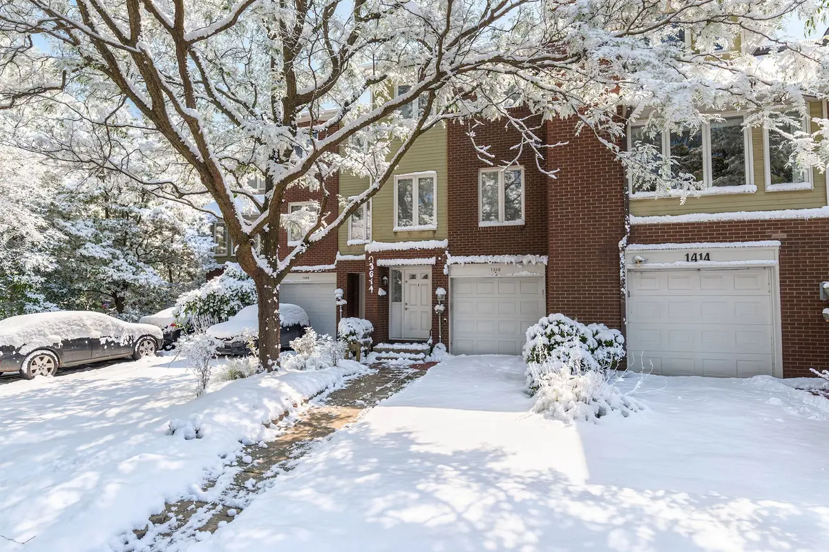 1916 Russell RD, Elmvale Acres And Area, ON K1G 1L6