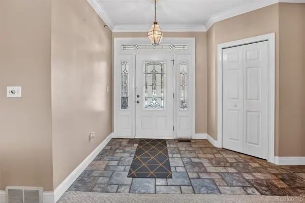 1449 Coutant ST, Flushing, MI 48433