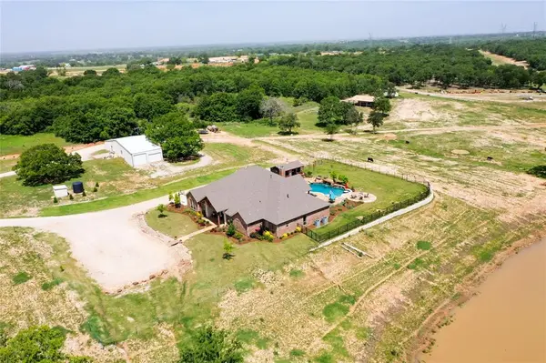 1466 County Road 1270, Alvord, TX 76225