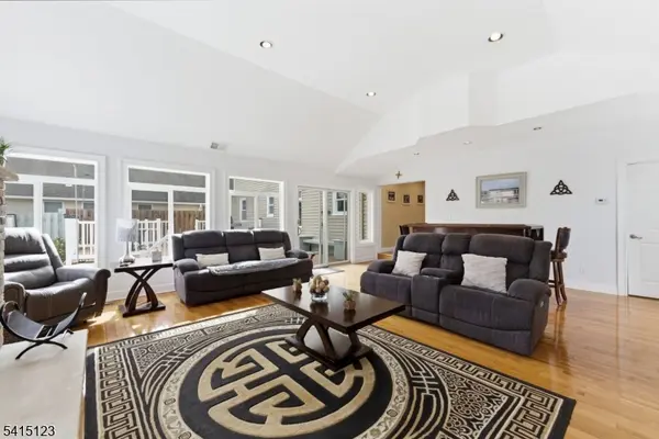 60 Belleview Ave, Butler Boro, NJ 07405