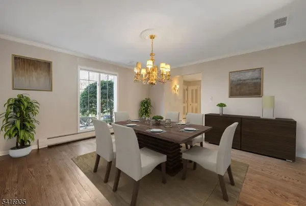 14 Adams Dr, Cresskill Boro, NJ 07626