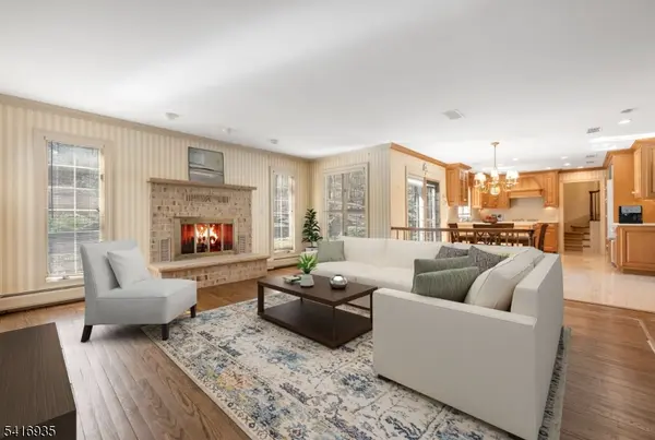 14 Adams Dr, Cresskill Boro, NJ 07626