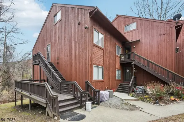 8 Baily Bunion Ct #2, Vernon Twp., NJ 07462