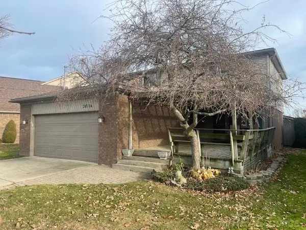 38114 Huron Pointe DR, Harrison Twp, MI 48045