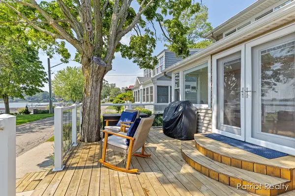 16631 Lakeview ST, Ferrysburg City, MI 49456