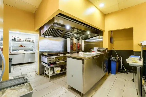 3421 Yonge ST, Toronto C10, ON M4N 2N1