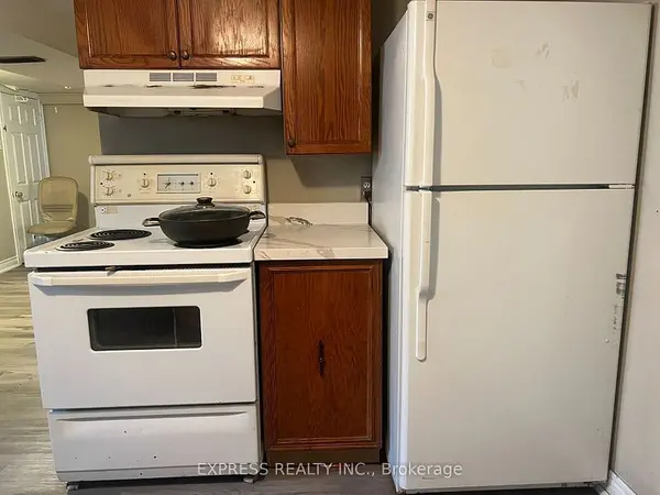 80 Taunton RD #Basement, Oshawa, ON L1G 3T2