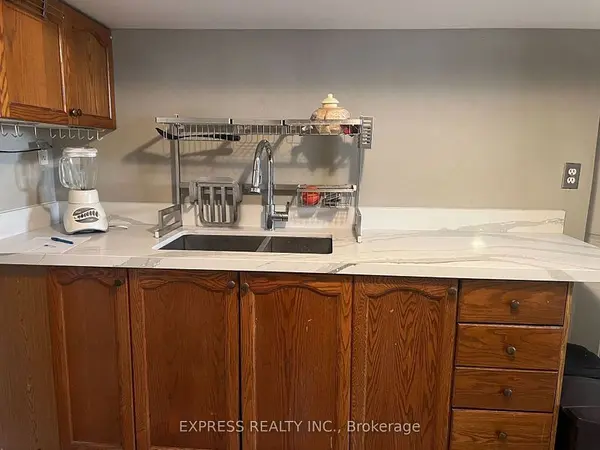 80 Taunton RD #Basement, Oshawa, ON L1G 3T2