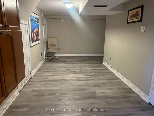 80 Taunton RD #Basement, Oshawa, ON L1G 3T2