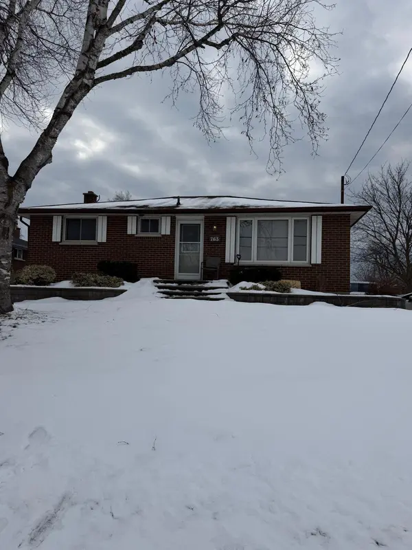 763 Olive AVE #Main Floor, Oshawa, ON L1H 2S4