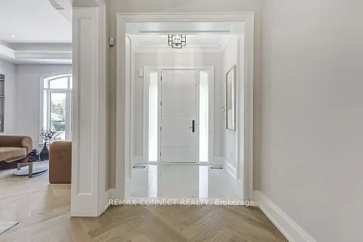 393 Rosebank RD, Pickering, ON L1W 2N3