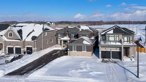 36 Felhazi TRL, Essa, ON L3W 0A4