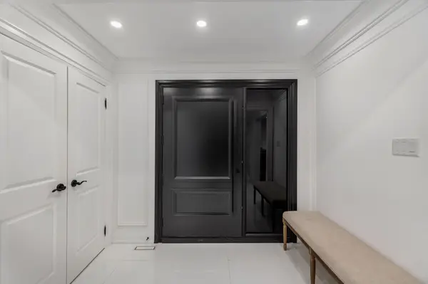 26 Whitetail CT, Vaughan, ON L4L 5K9