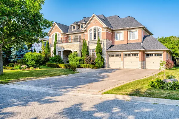 30 Bernadotte DR, Markham, ON L6C 3H1
