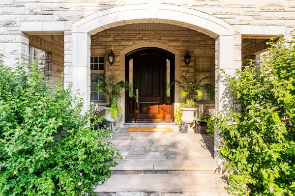 30 Bernadotte DR, Markham, ON L6C 3H1