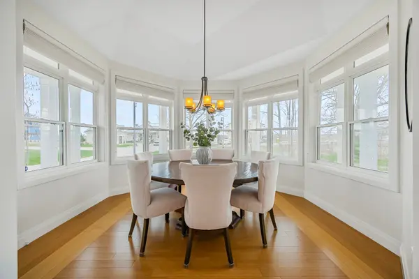 2 Swan LN, Tay, ON L0K 1R0