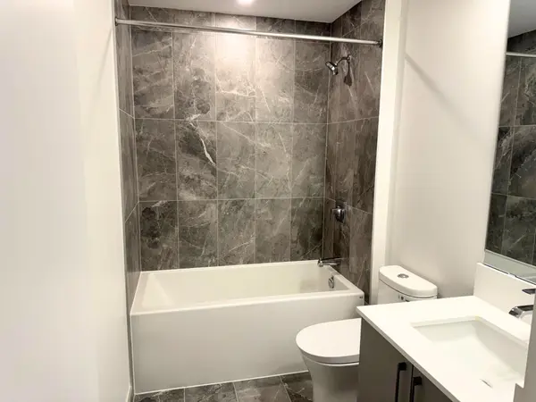 500 Plains RD E #523, Burlington, ON L7T 2E1