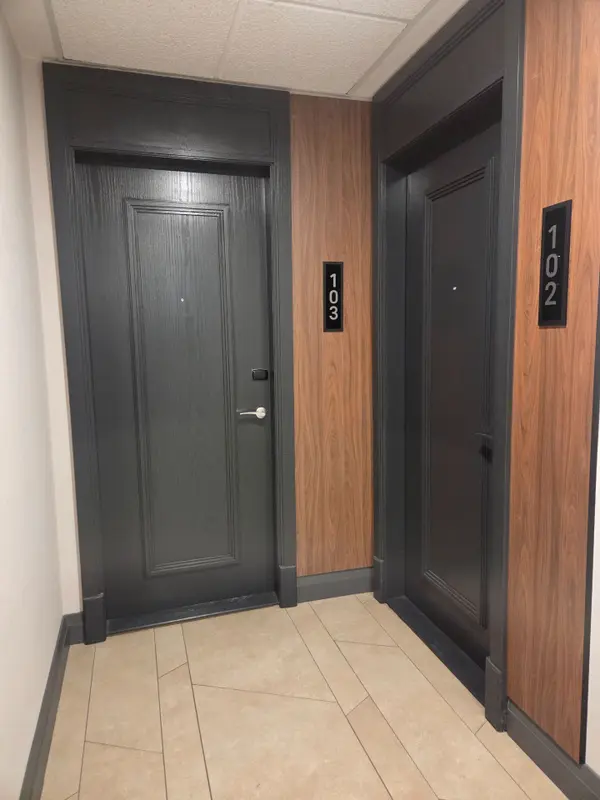 1900 Lake Shore BLVD #102, Toronto W01, ON M6S 1A4