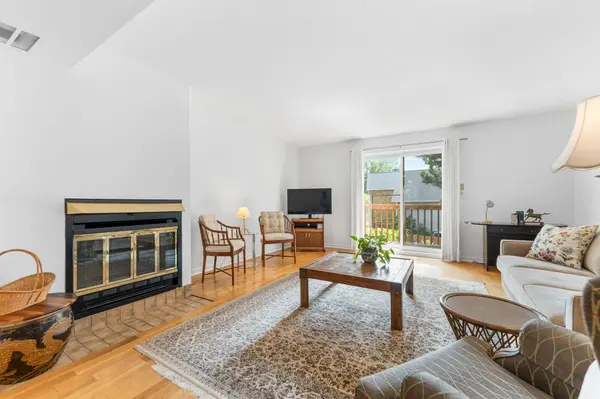 1916 Russell RD, Elmvale Acres And Area, ON K1G 1L6