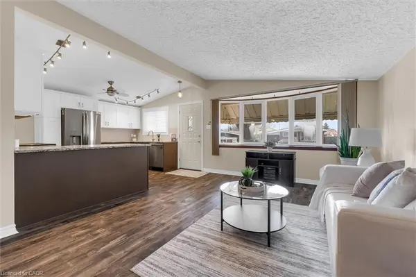 77 Lawfield DR, Hamilton, ON L8V 4C6