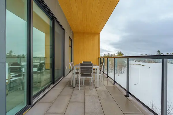 120 Carrick TRL #401, Gravenhurst, ON P1P 0B6