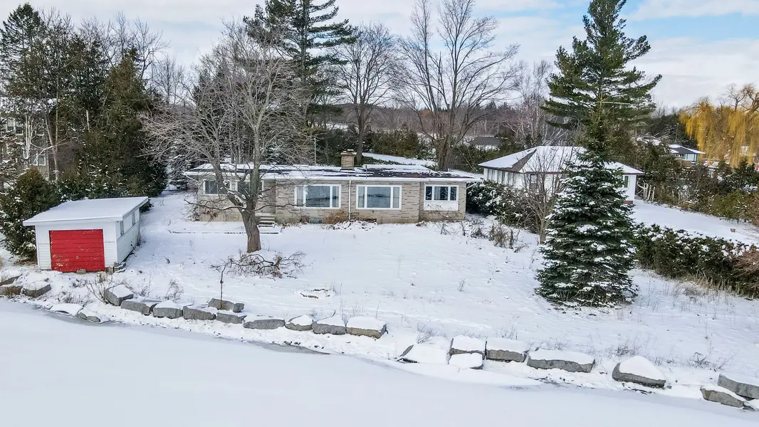 21 Glassford RD, Kawartha Lakes, ON K0M 2C0