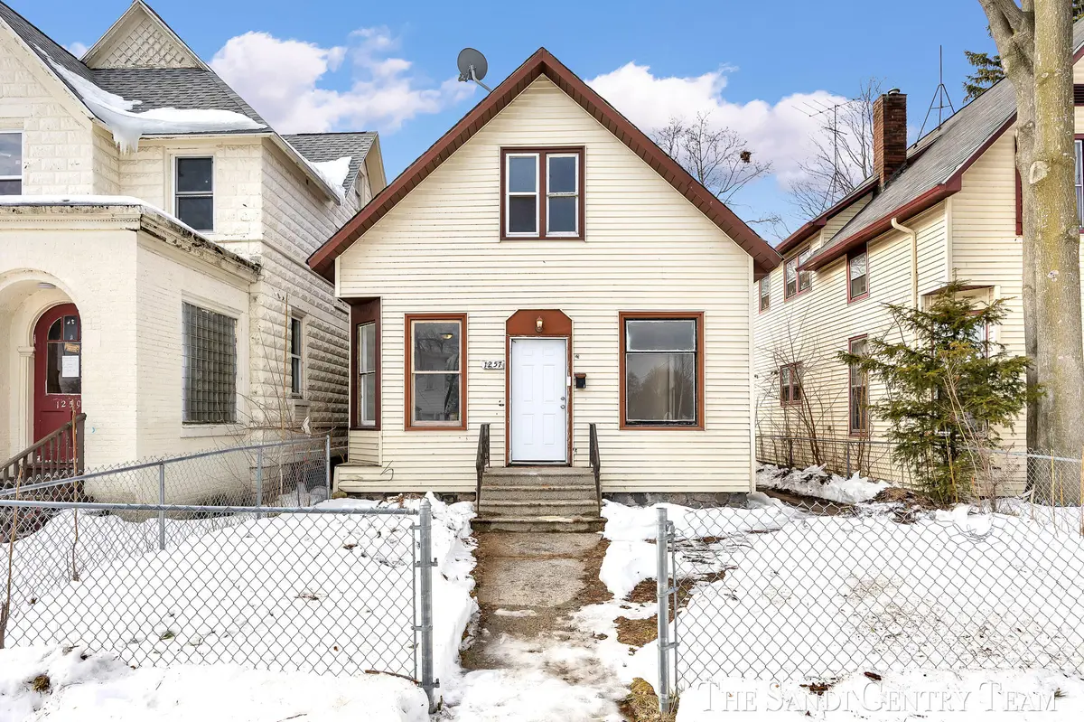 1257 3rd ST, Muskegon City, MI 49441