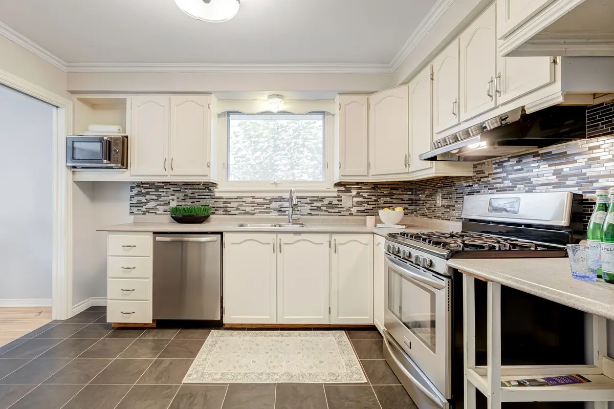 287 Waverly ST N #Upper, Oshawa, ON L1J 5V8