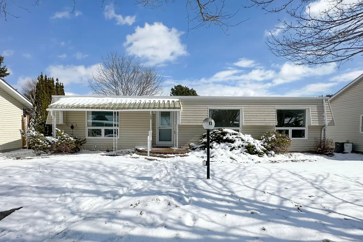 13 Steelhead LN, Clarington, ON L1B 1B4