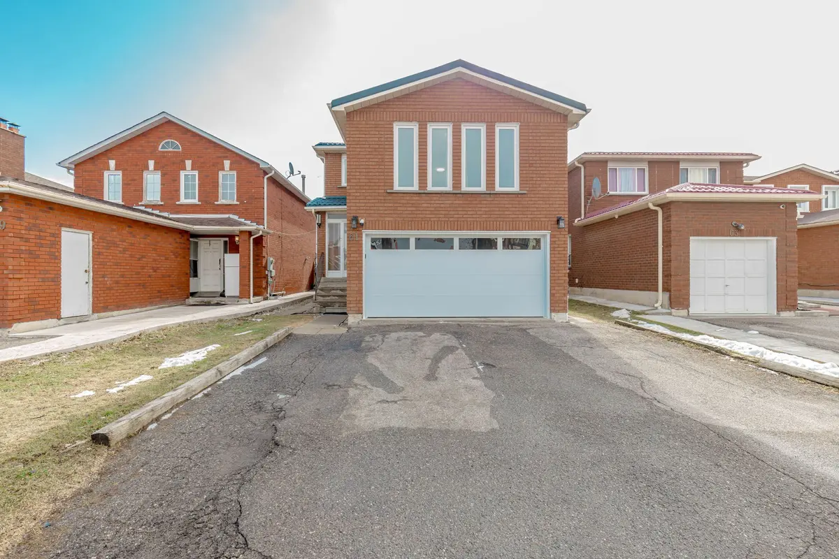 61 Kingknoll DR, Brampton, ON L6Y 3G6