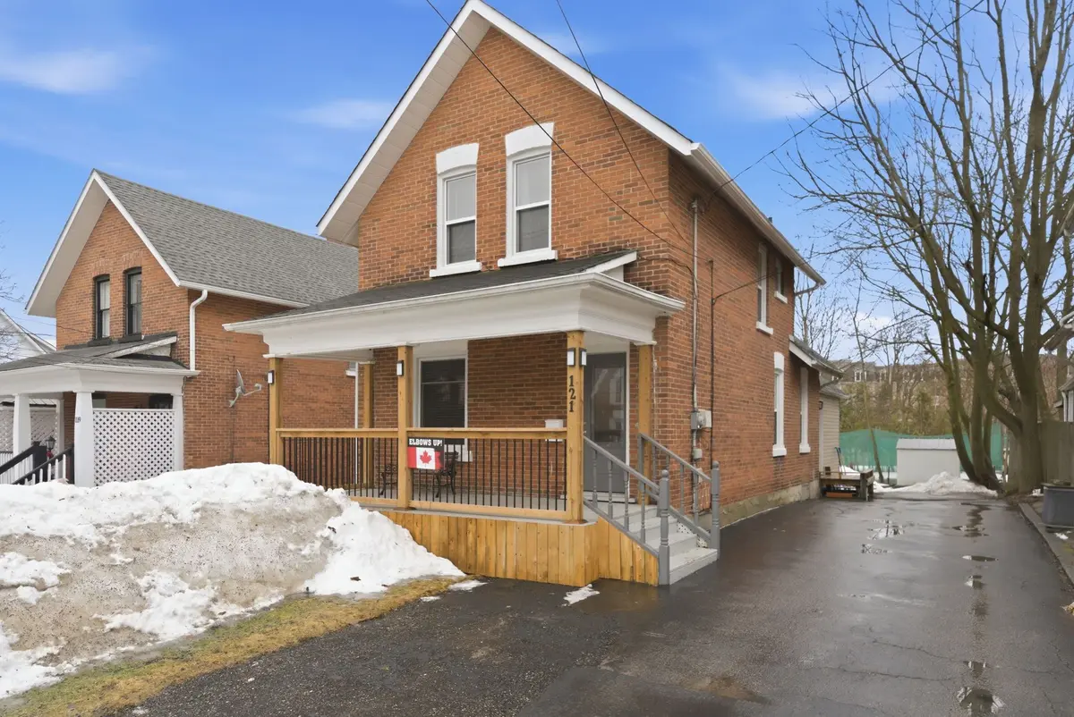 121 Durham ST W, Kawartha Lakes, ON K9V 2R3