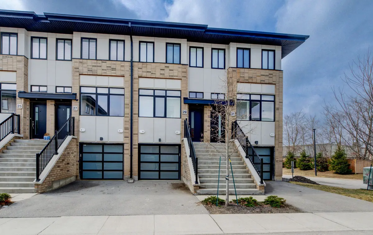 29 Wilings LN, Hamilton, ON L9G 0H3