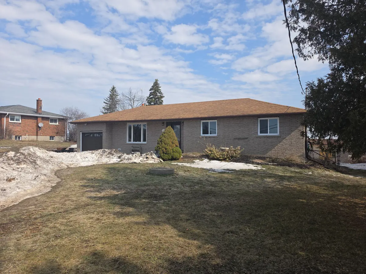 1027 Tara RD, Selwyn, ON K0L 1T0