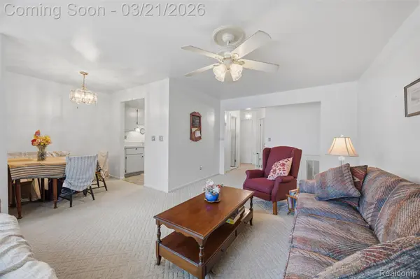 25204 Franklin Terrace #6, South Lyon, MI 48178