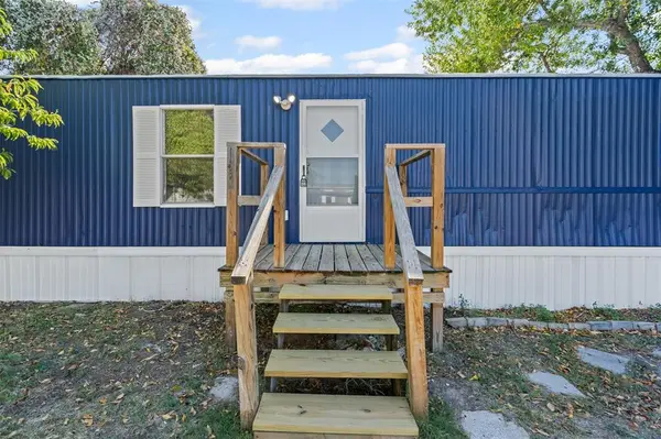 6525 Blue Water Court, Granbury, TX 76049