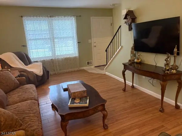 88 Lenape Trl, Washington Boro, NJ 07882